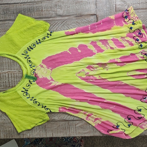 Embroidered Tops - Picture 2 of 7